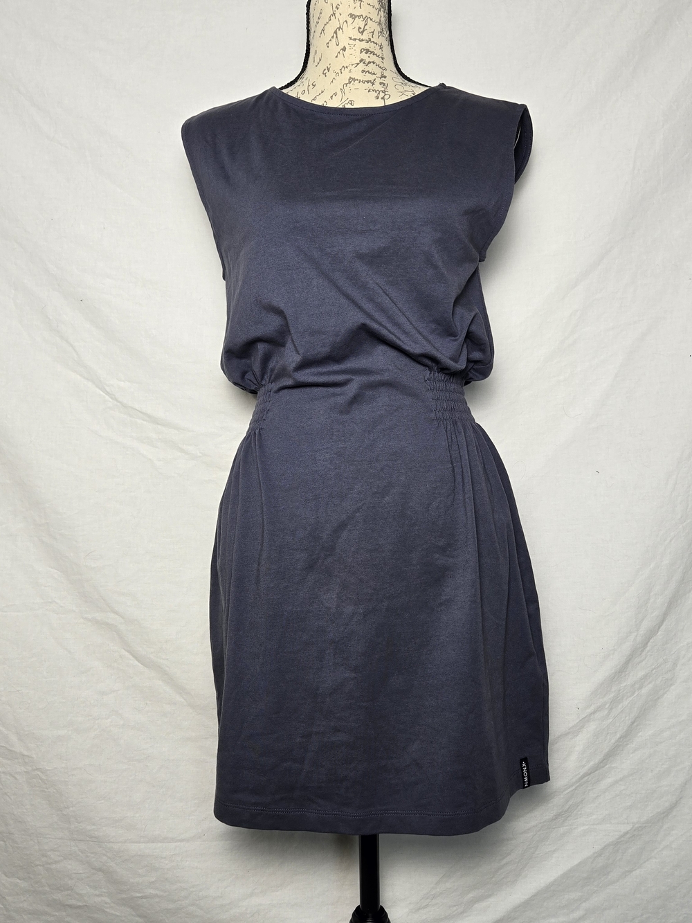KNOWN SUPPLY Organic Cotton Smocked Waist Sleeveless Dress - Charcoal Gray - S